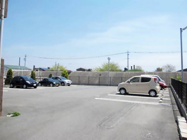 プランドール 駐車場