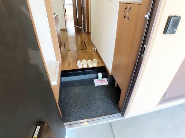 ファミーユ上浜 玄関