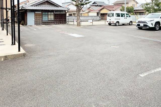 シャーメゾン 駐車場
