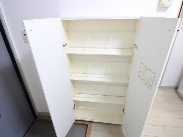 メゾンラフォーレ 収納