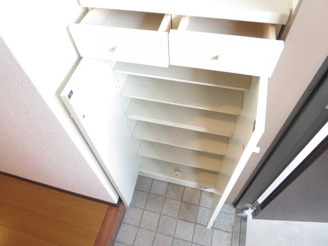 川名グリーンハイツ 玄関