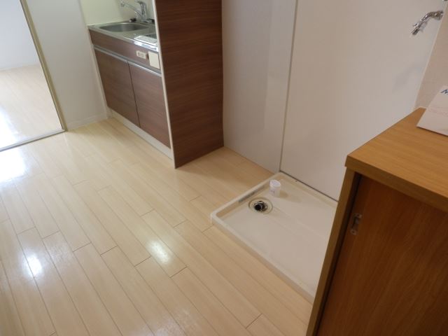 メゾン立石 室内に洗濯機置場あります。