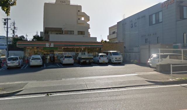 アールズコート一社東 セブンイレブン