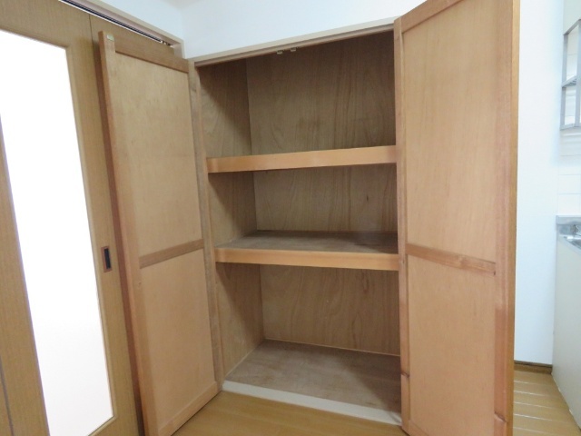 グロリアス本山 収納
