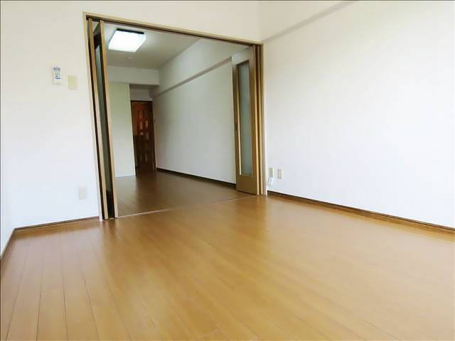 グロリアス本山 リビング