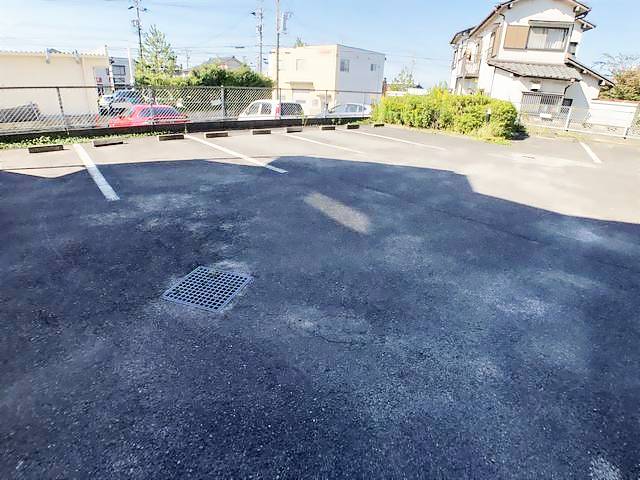 モレンド長久手 駐車場