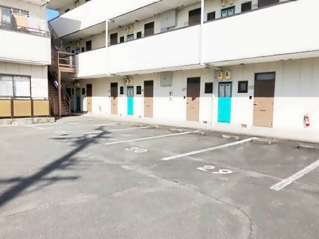 エグゼ３ 駐車場
