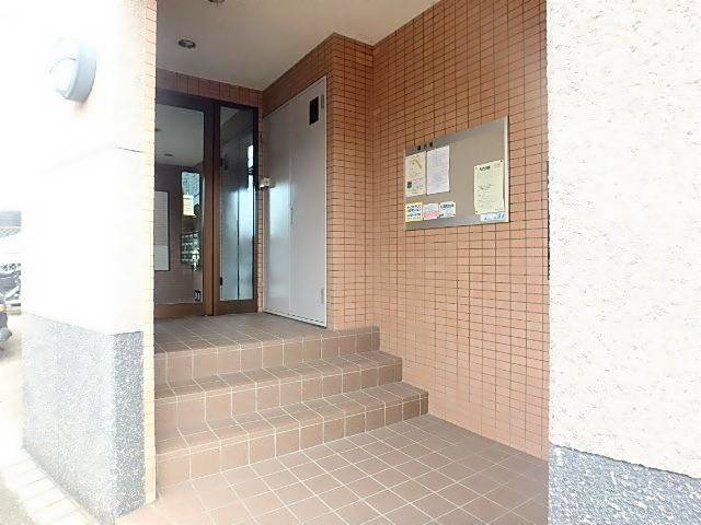 フラワール駒方 エントランス