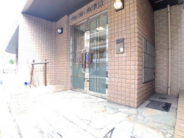 クレスト山手通 エントランス