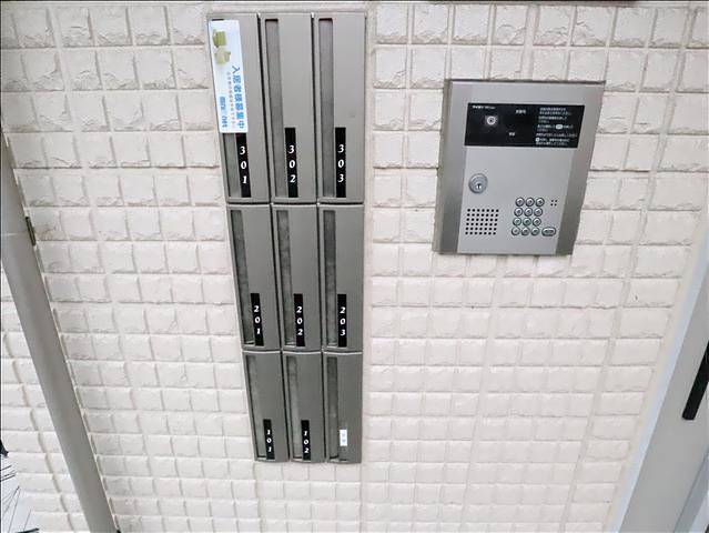 三友居 エントランス