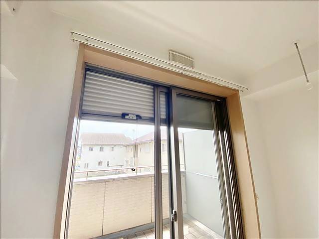ＡＶＥＮＩＲ太田川 シャッター