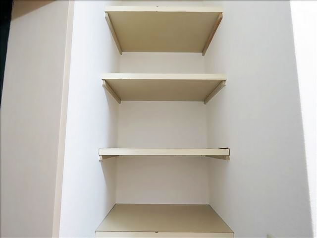レジデンス本山 玄関横収納