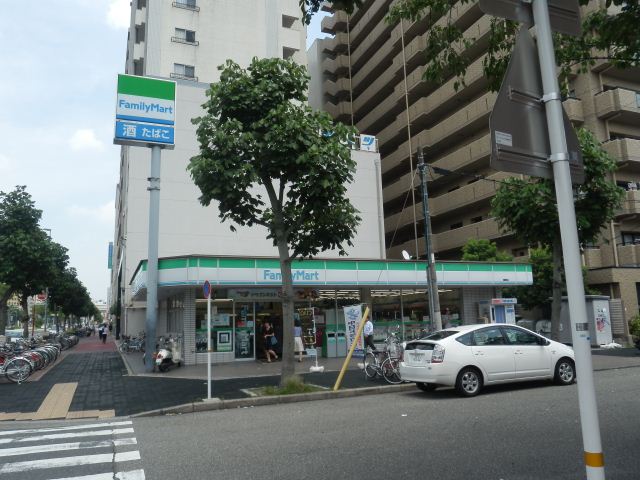ＡｒｔｉｚＡ鶴舞 ファミリーマート