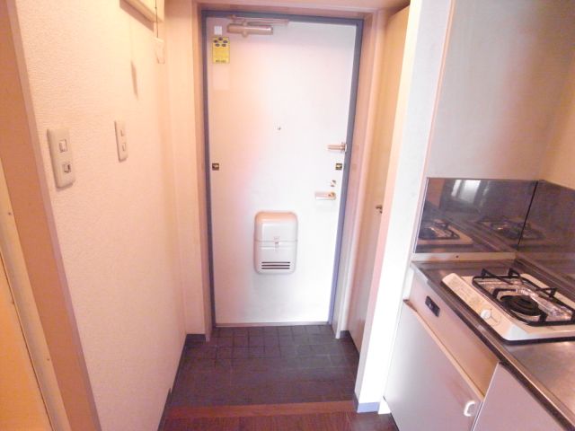 カオン青山 ドアポストがあります