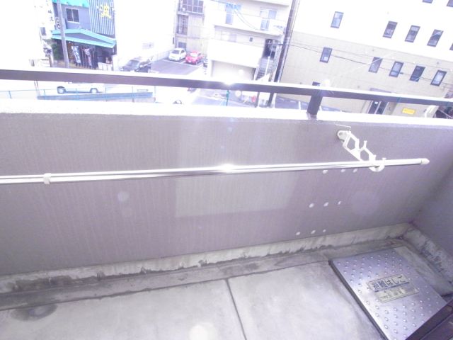 カオン青山 洗濯竿を引っ掛ける設備ついてます