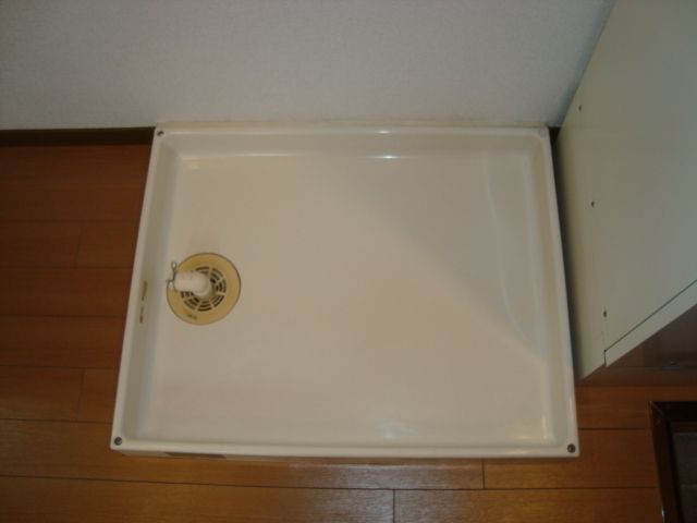 メルヴェーユ高辻 洗濯機を置くパンです。