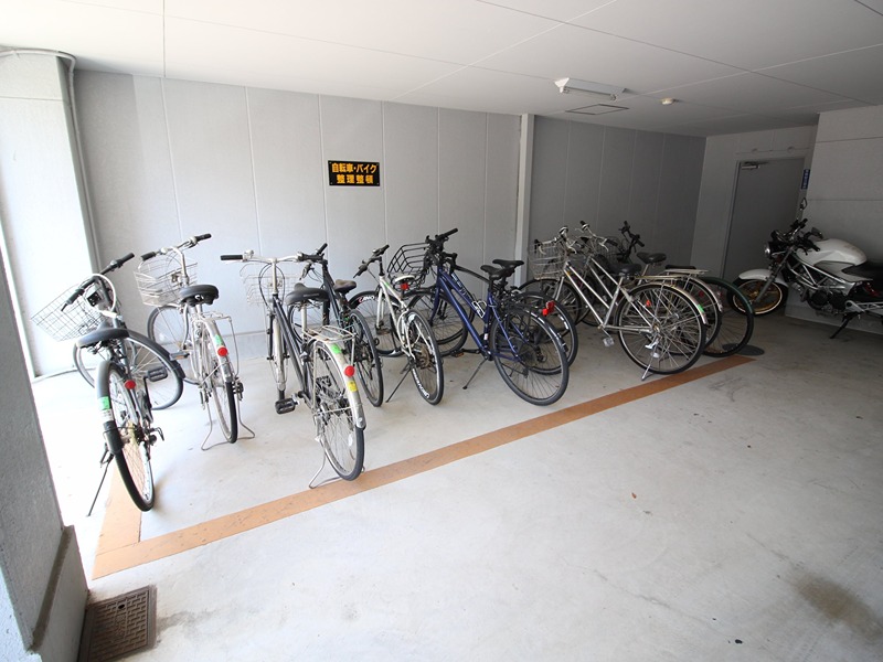 ヒルズOKD 駐車場
