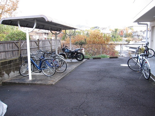ベールフォーレ高峯 駐車場