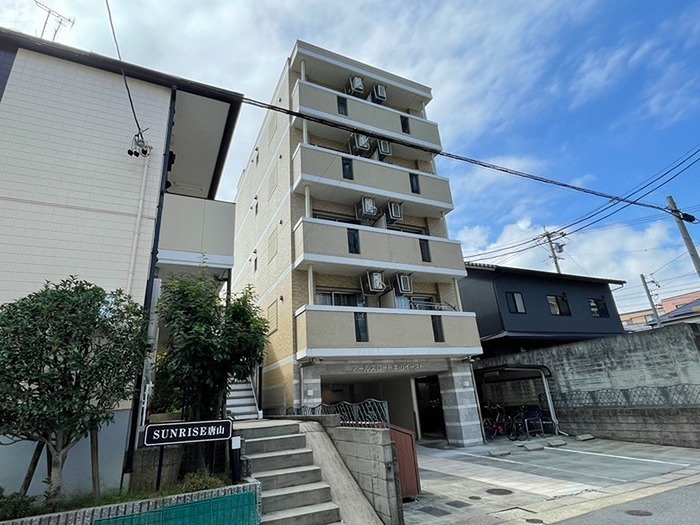 アールズコート本山イースト 外観