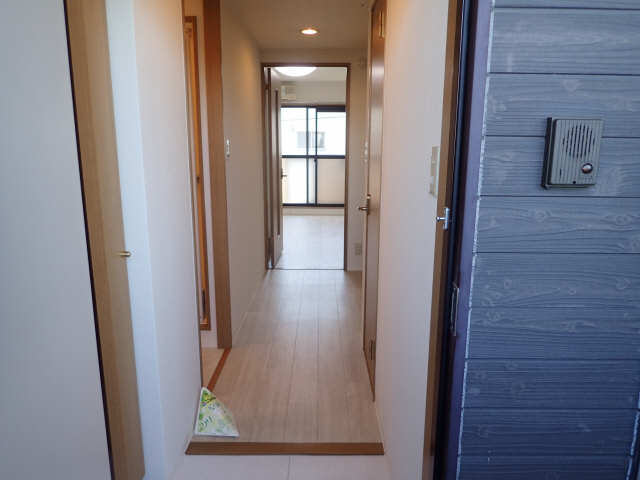 葵ハイツ 玄関