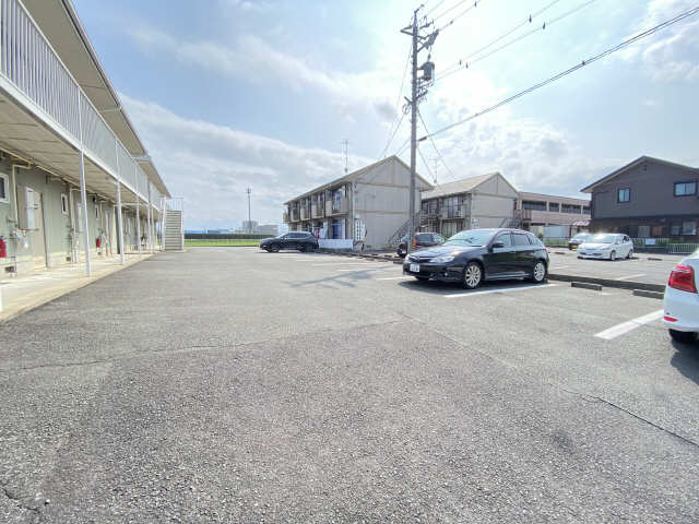 石神ハイツＡ棟 駐車場