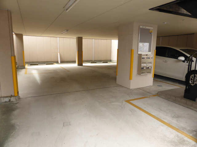 セレーノ御器所 駐車場