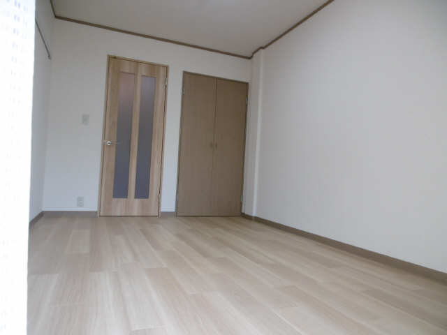 グランパス杁中 リビング