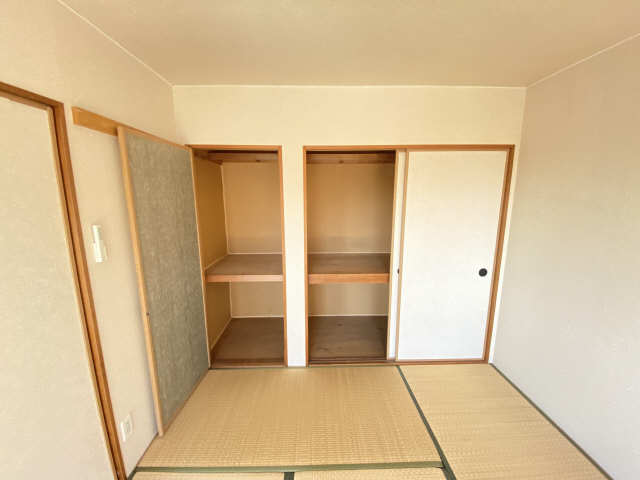 ラフォーレ前山 収納