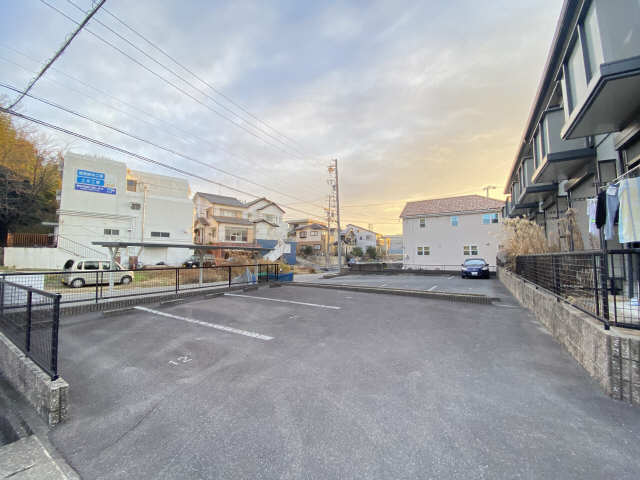 ディアス竹の山　Ａ棟 駐車場