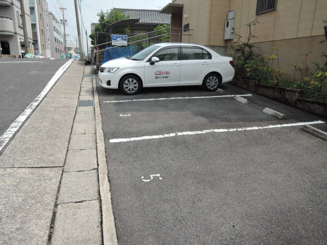 オレンジロード 駐車場