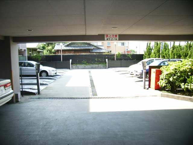 ベレーサ本山 駐車場