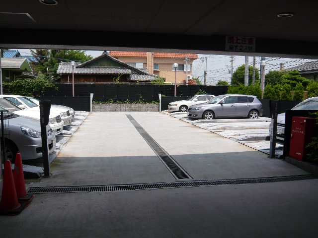ベレーサ本山 駐車場