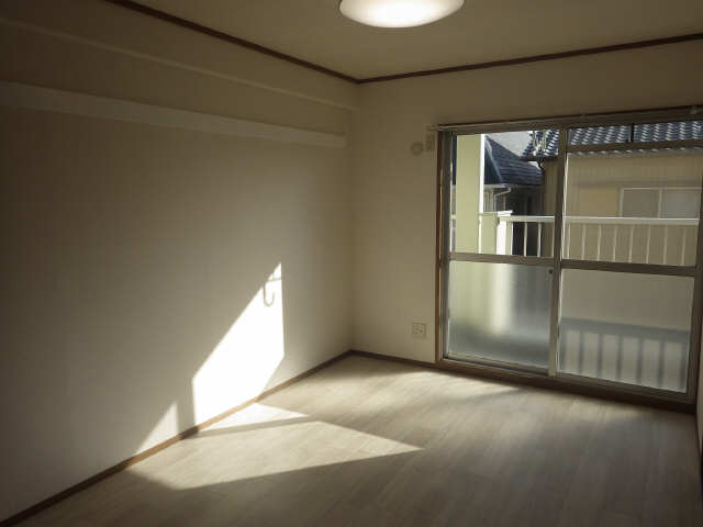 ラピュタ 隣室と合わせて使えばかなり広めの1ＬＤＫ間取りにも