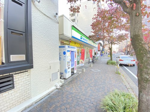 Komodokasa Miwa 【コンビニエンスストア】ファミリーマート 葵一丁目店まで31ｍ