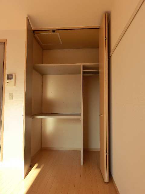 クレイドル寺山下Ｂ 収納