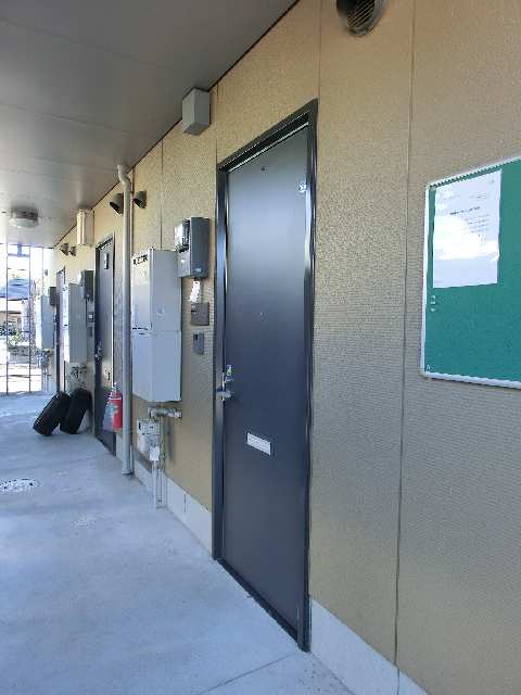 クレイドル寺山下Ｂ 玄関