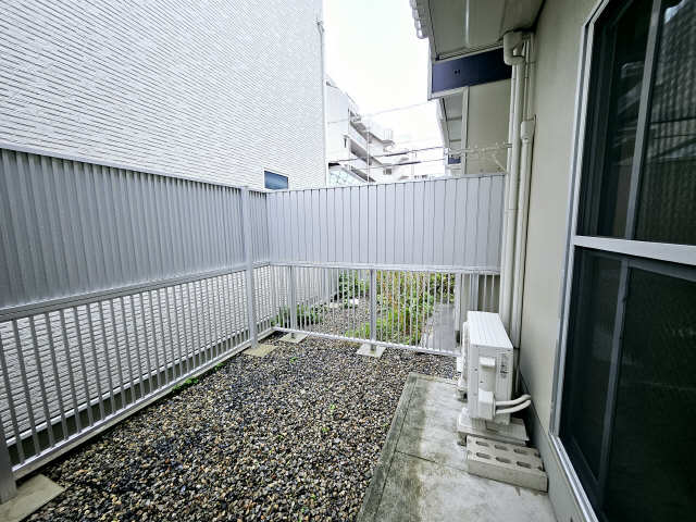 末盛ハイツ 庭