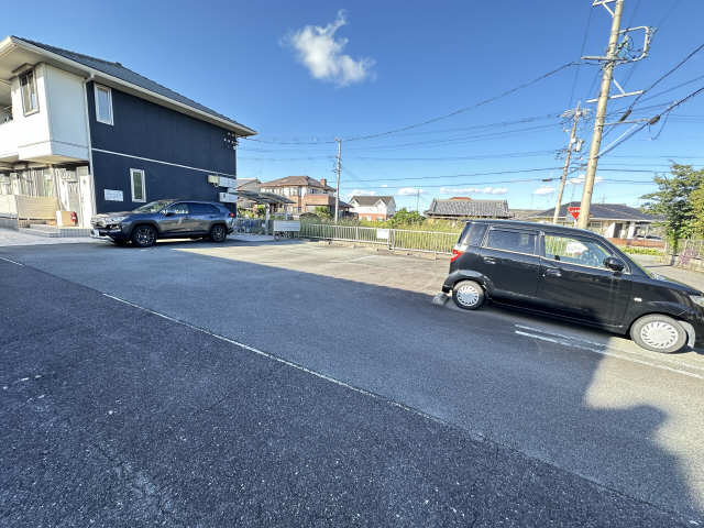 プレジール山ノ前 駐車場