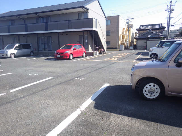 セジュールフジタⅢ 駐車場