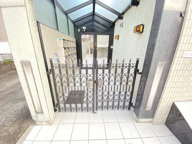 フェリシア本山 エントランス