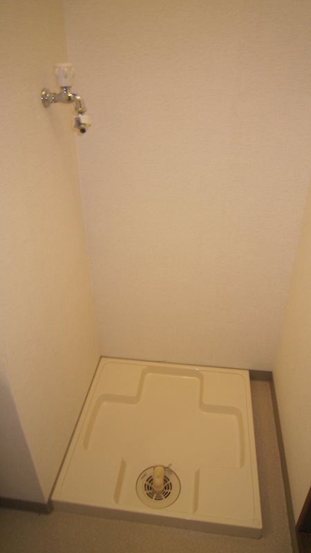棒屋第5住吉ハイツ 洗濯機置き場