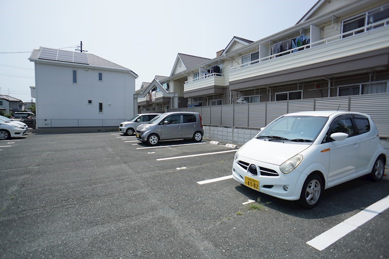 サンアベニュー富塚Ⅰ 駐車場