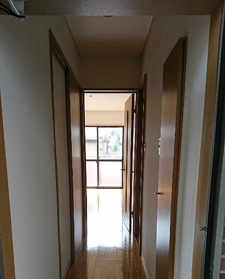 ボンジュールK 玄関