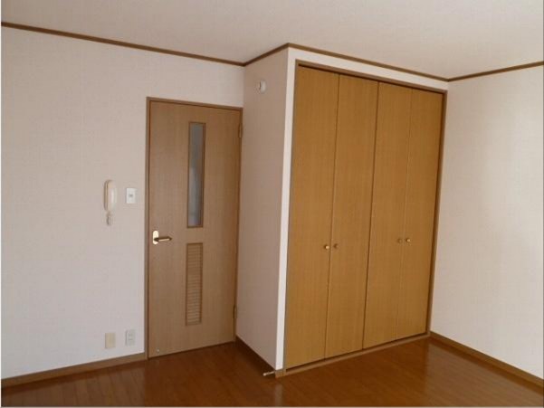 ベルハウス和地山B ベッドルーム