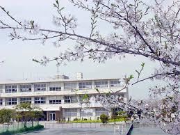 森ビル１ 市立青山中学校