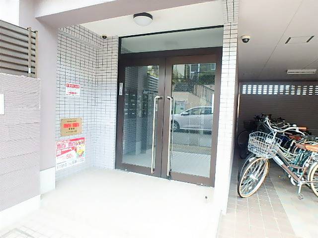明和マンション エントランス