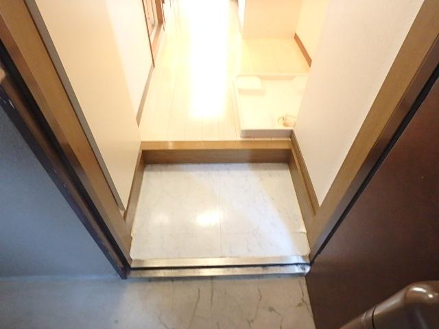 リーザ川名 玄関