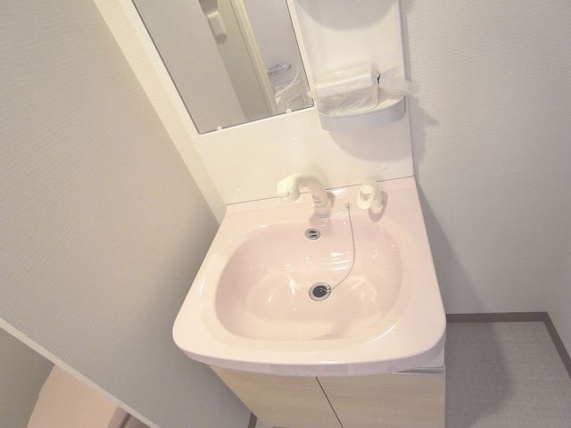 フォレスト那古野 独立洗面台もありますよ。