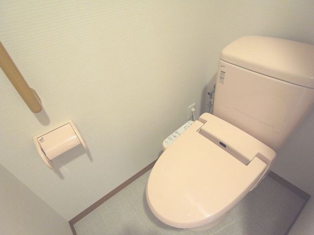 フォレスト那古野 人気のシャワー付きトイレです！