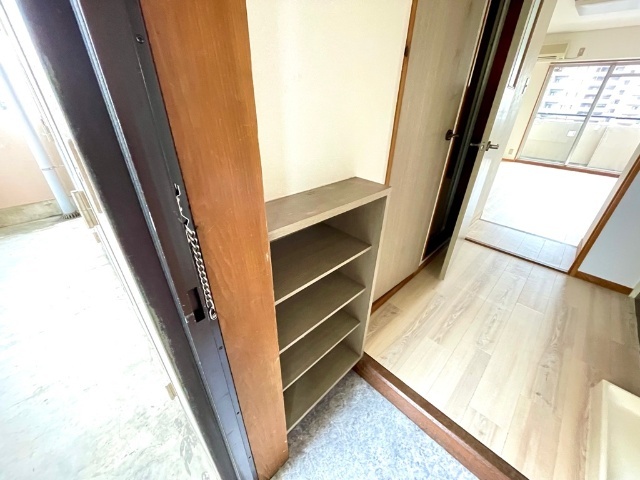 ラ・スール原 玄関